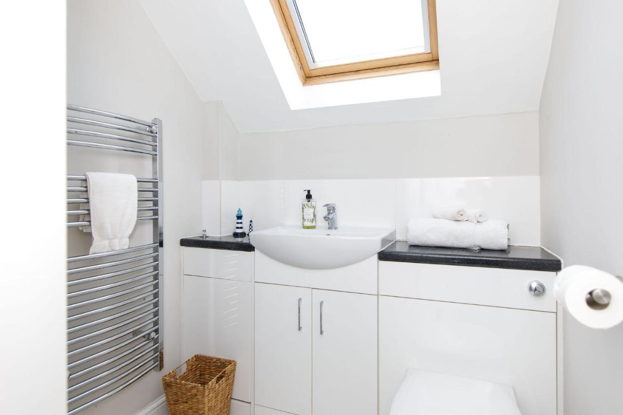 Apartamento Woodfield Wellbeing Oving Exterior foto